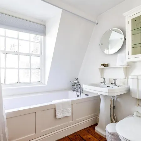 Cozy And Spacious Kensington Maisonette London Exterior photo