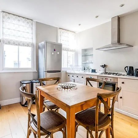 Cozy And Spacious Kensington Maisonette London Exterior photo